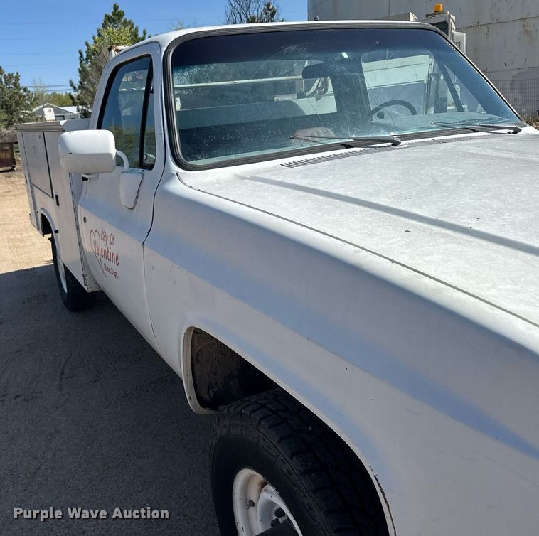 image for item EG6415 1985 Chevrolet D30 utility bed pickup truck