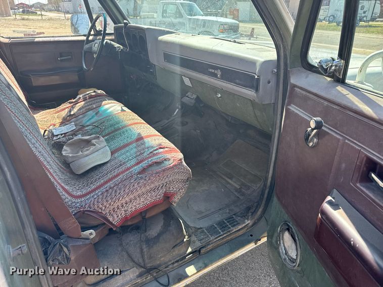 image for item EG6415 1985 Chevrolet D30 utility bed pickup truck