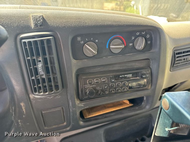 image for item EG6451 2000 Chevrolet Express 3500 school bus