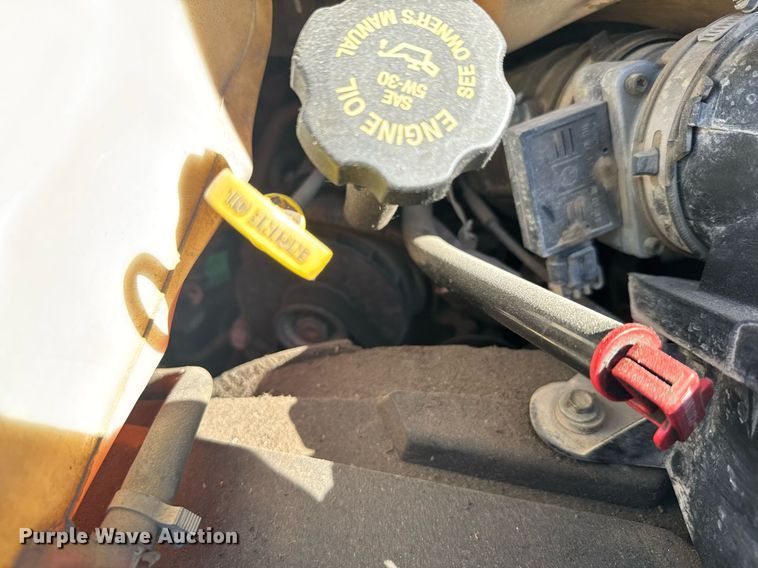 image for item EG6451 2000 Chevrolet Express 3500 school bus