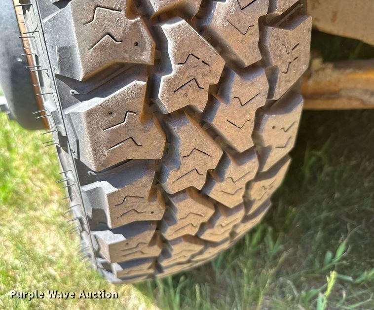 image for item EG6451 2000 Chevrolet Express 3500 school bus