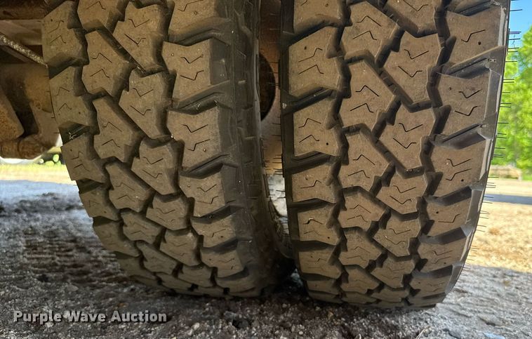 image for item EG6451 2000 Chevrolet Express 3500 school bus