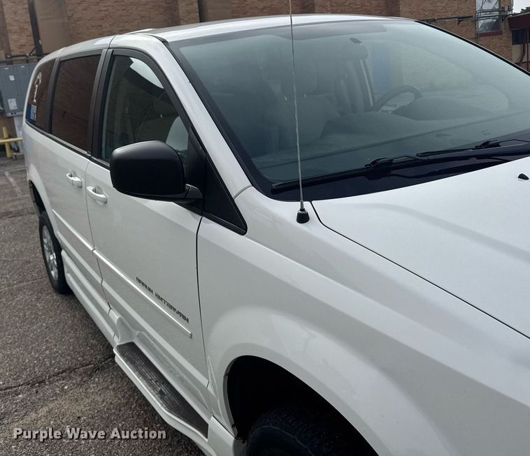 image for item EG6511 2012 Dodge Grand Caravan van