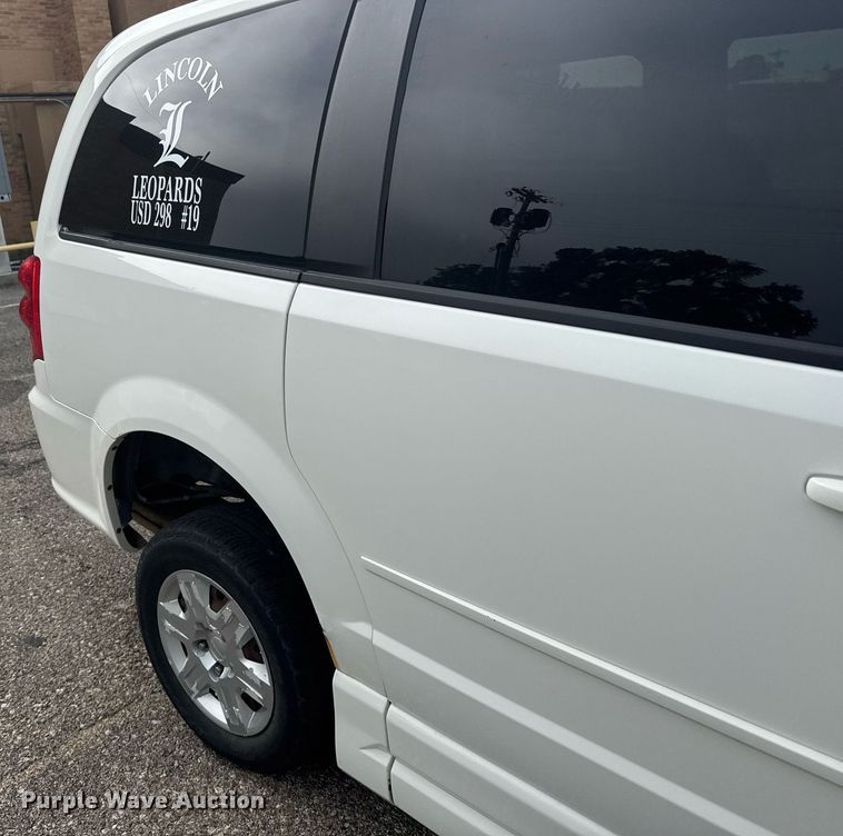 image for item EG6511 2012 Dodge Grand Caravan van