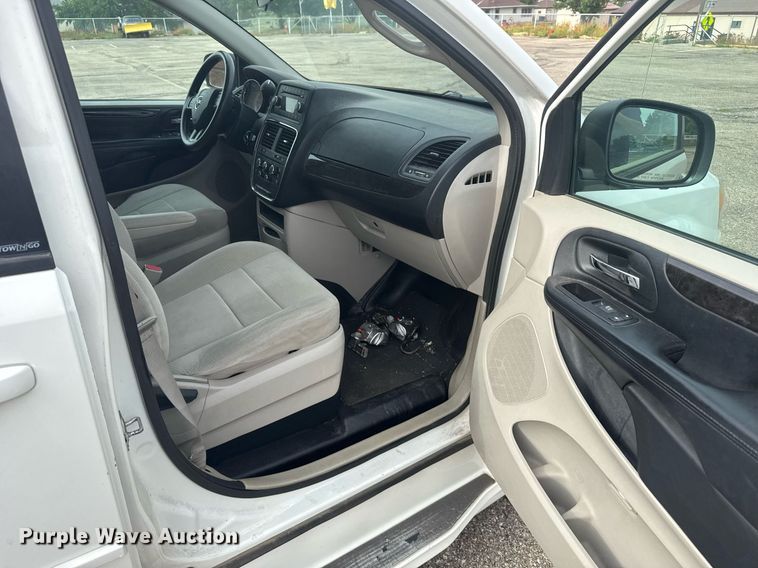 image for item EG6511 2012 Dodge Grand Caravan van