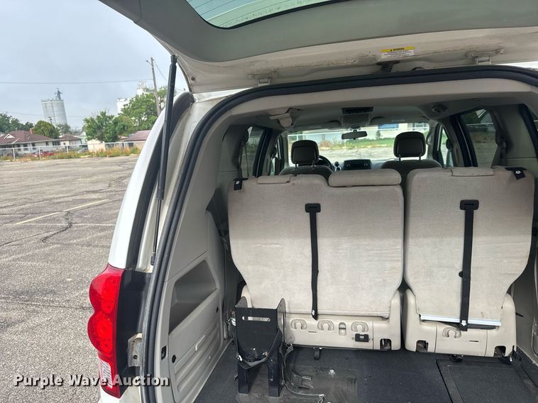 image for item EG6511 2012 Dodge Grand Caravan van