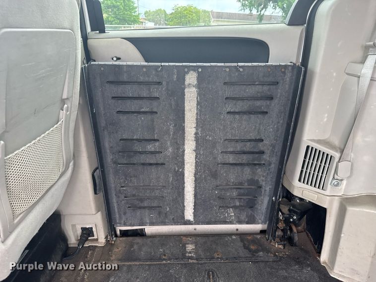 image for item EG6511 2012 Dodge Grand Caravan van