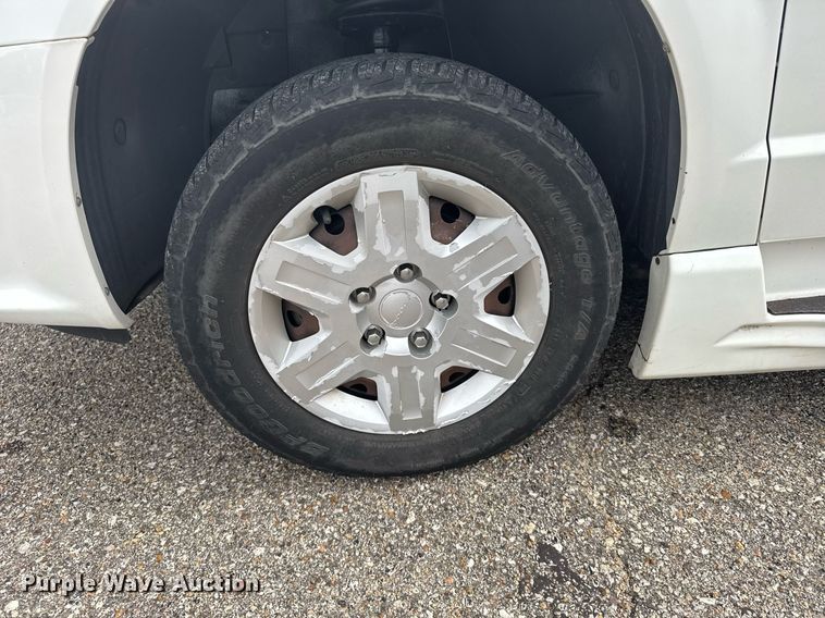 image for item EG6511 2012 Dodge Grand Caravan van