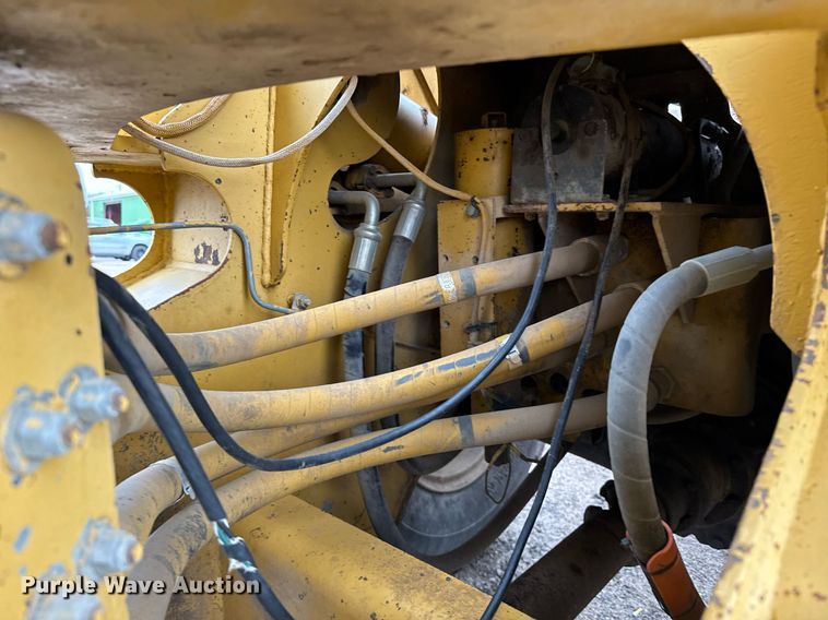 image for item EG6561 1990 Caterpillar 936E wheel loader