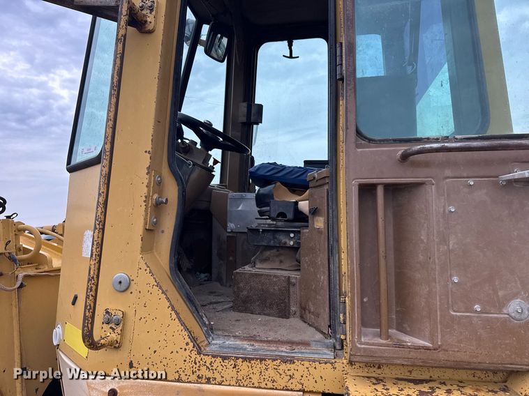 image for item EG6561 1990 Caterpillar 936E wheel loader