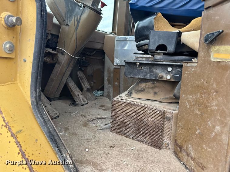 image for item EG6561 1990 Caterpillar 936E wheel loader