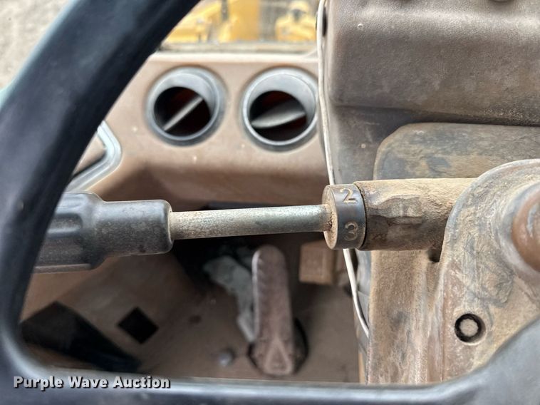 image for item EG6561 1990 Caterpillar 936E wheel loader