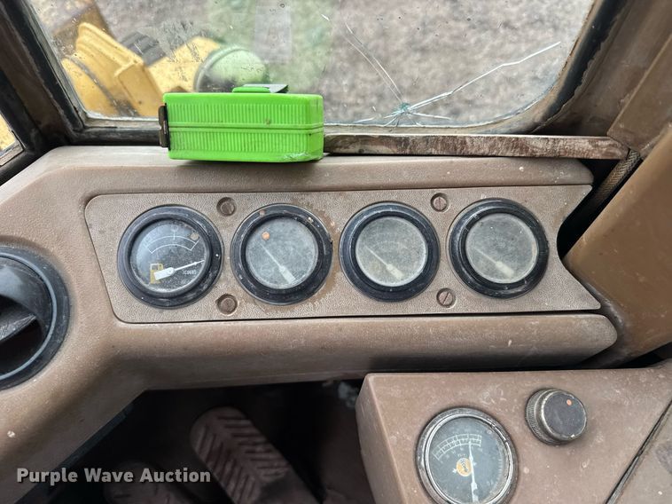 image for item EG6561 1990 Caterpillar 936E wheel loader