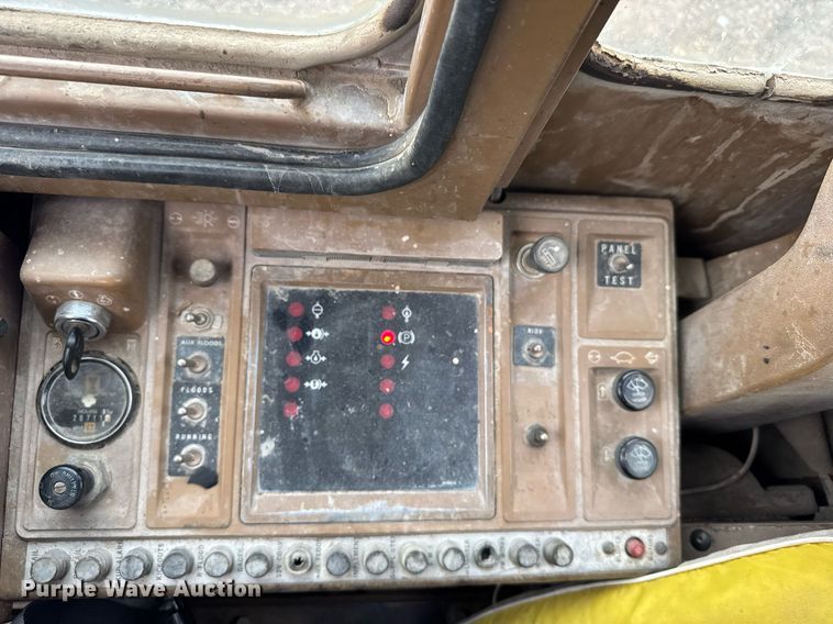 image for item EG6561 1990 Caterpillar 936E wheel loader