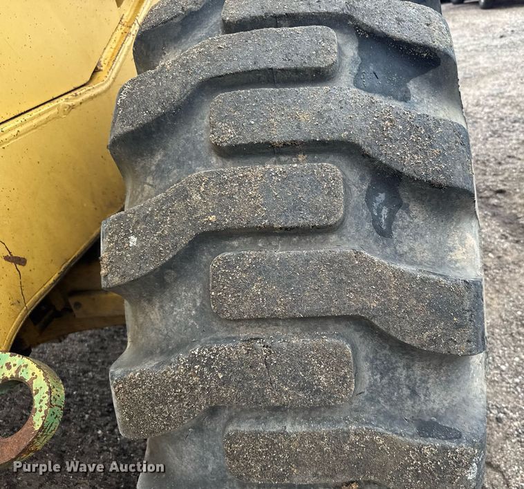 image for item EG6561 1990 Caterpillar 936E wheel loader