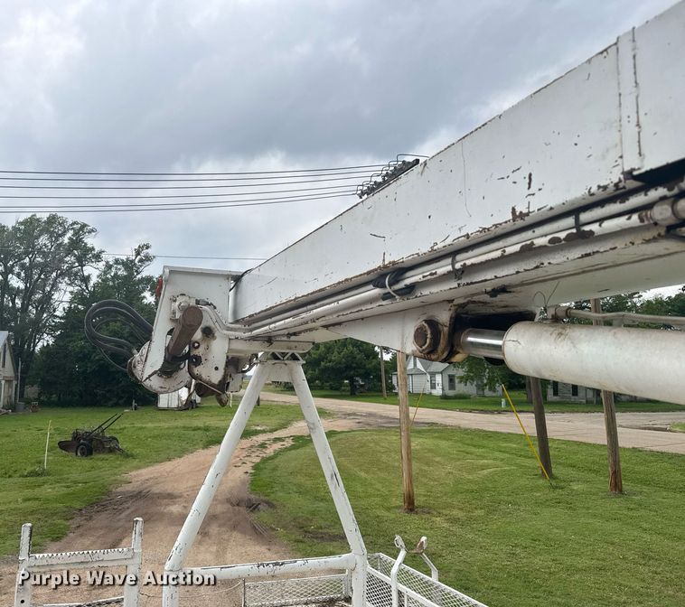 image for item EG6569 1989 Chevrolet C70 digger derrick truck