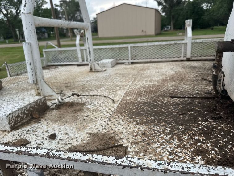 image for item EG6569 1989 Chevrolet C70 digger derrick truck