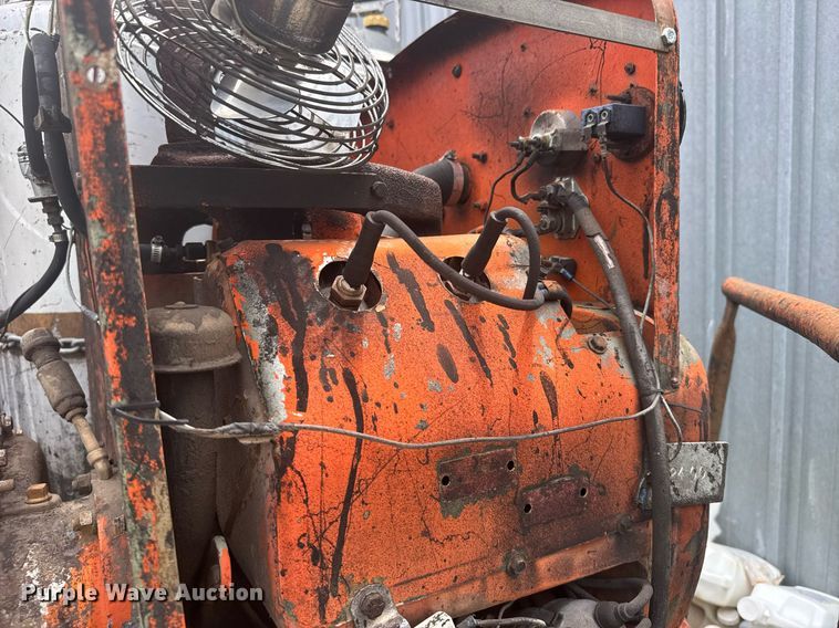 image for item EG6570 1977 Dodge D700 oil distributor truck