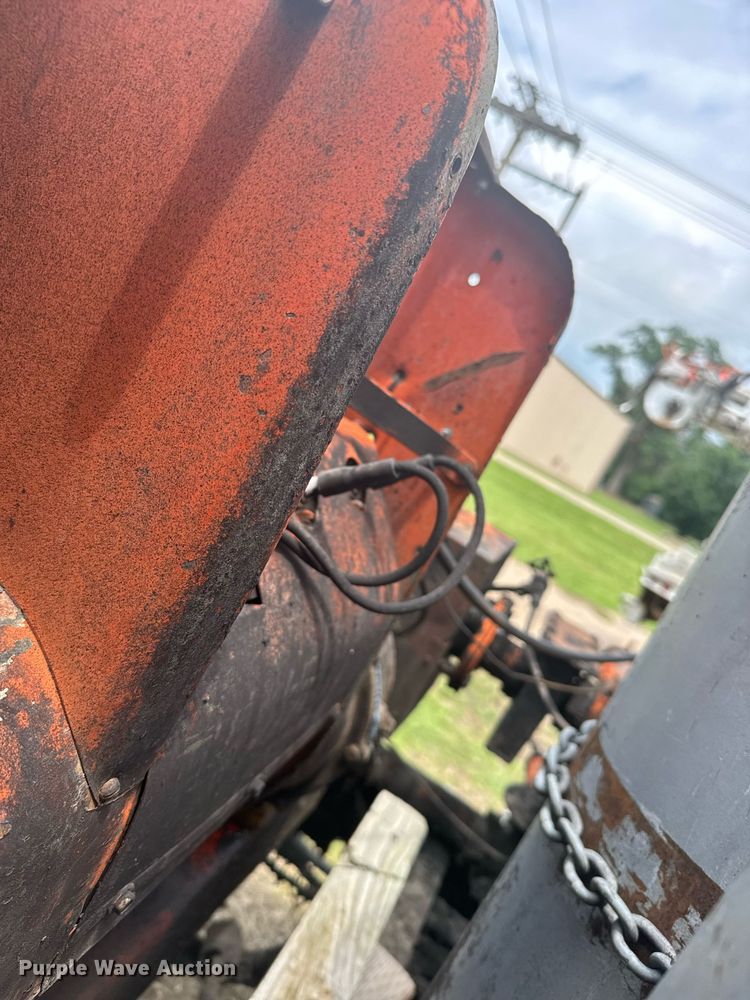 image for item EG6570 1977 Dodge D700 oil distributor truck