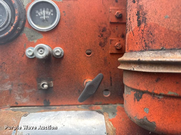 image for item EG6570 1977 Dodge D700 oil distributor truck