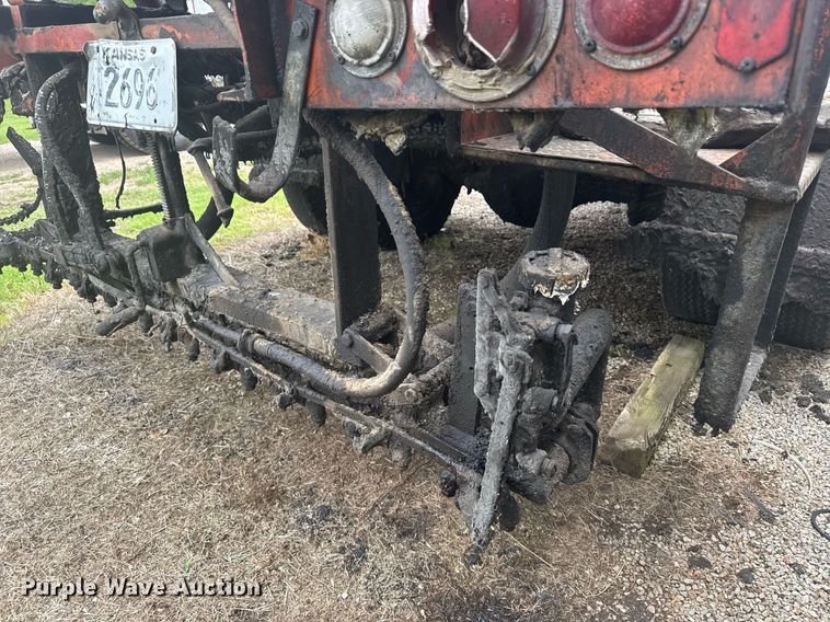 image for item EG6570 1977 Dodge D700 oil distributor truck