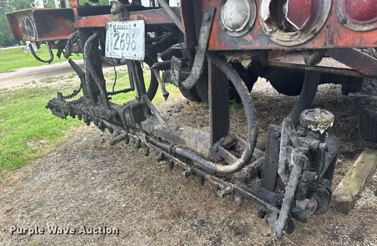 image for item EG6570 1977 Dodge D700 oil distributor truck