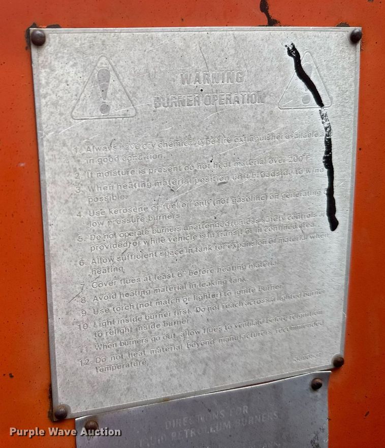 image for item EG6570 1977 Dodge D700 oil distributor truck