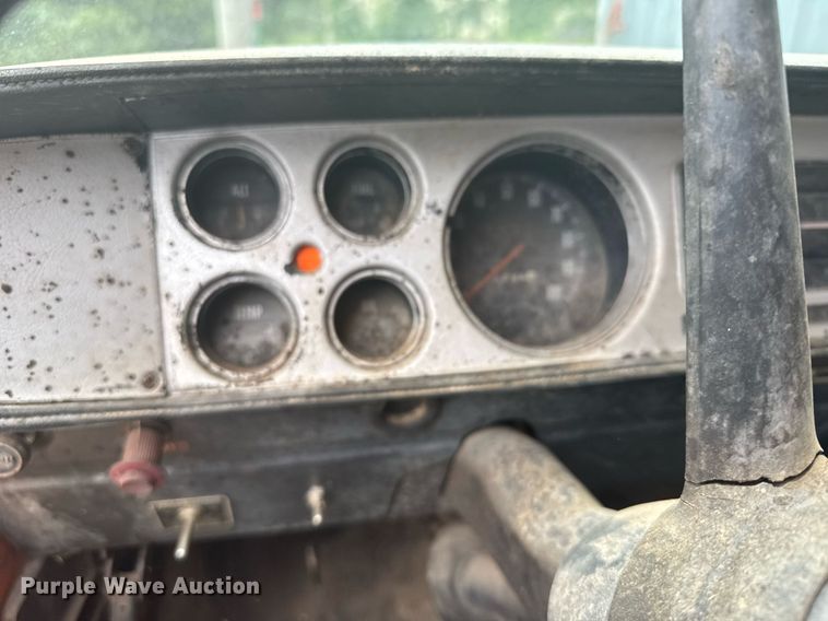 image for item EG6570 1977 Dodge D700 oil distributor truck