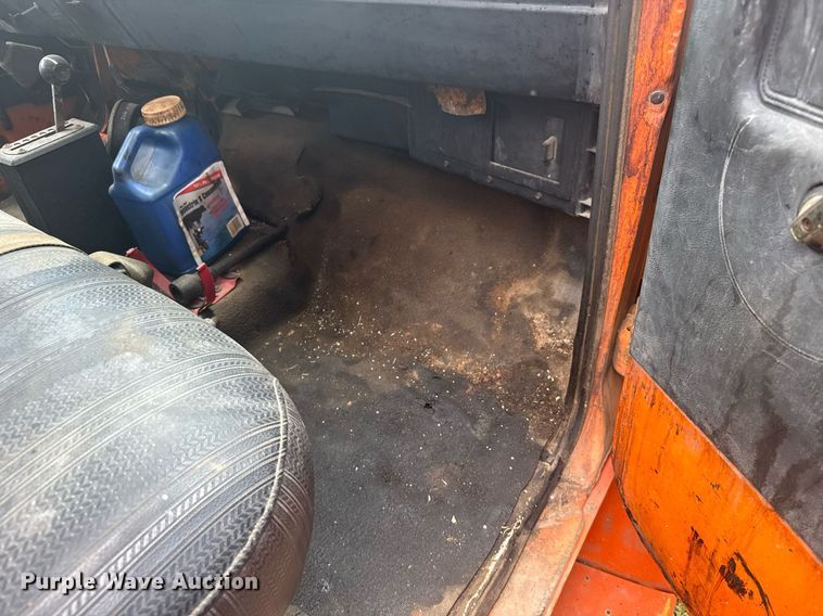 image for item EG6570 1977 Dodge D700 oil distributor truck