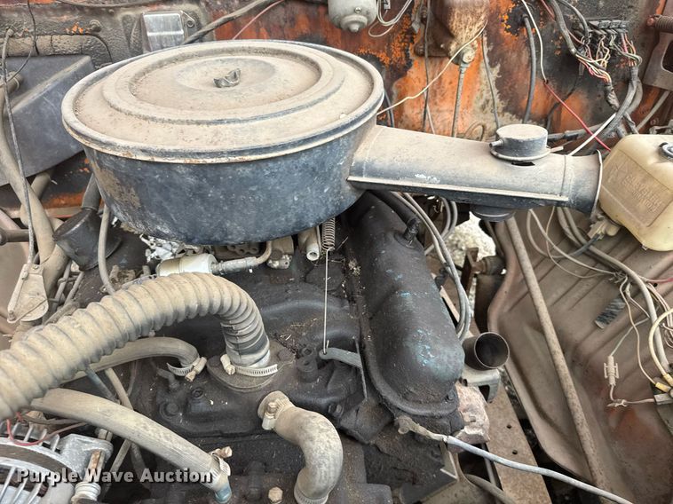 image for item EG6570 1977 Dodge D700 oil distributor truck