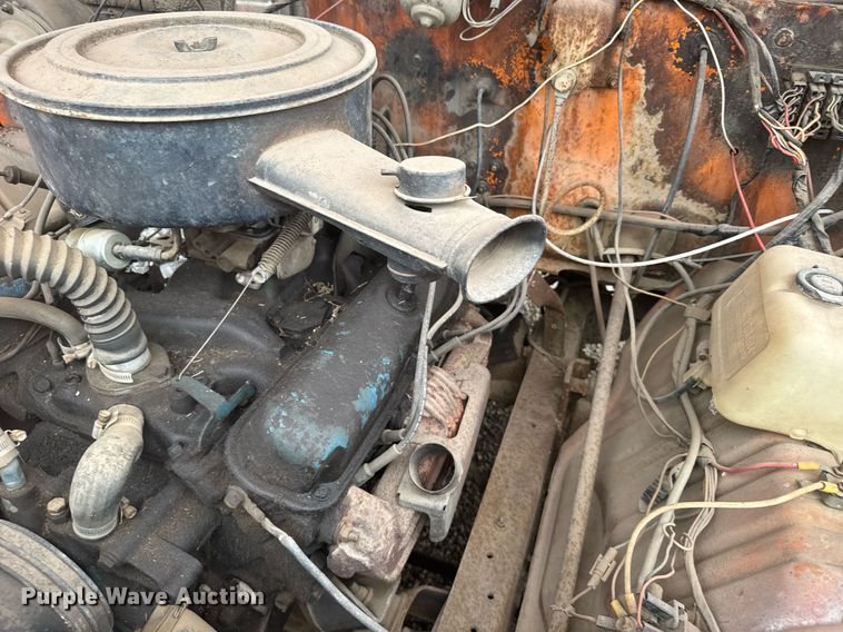 image for item EG6570 1977 Dodge D700 oil distributor truck