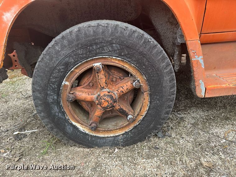 image for item EG6570 1977 Dodge D700 oil distributor truck