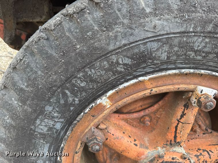 image for item EG6570 1977 Dodge D700 oil distributor truck