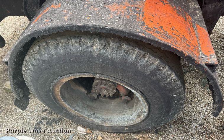 image for item EG6570 1977 Dodge D700 oil distributor truck