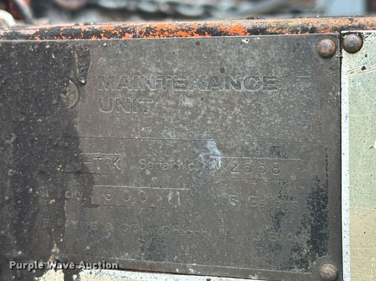 image for item EG6570 1977 Dodge D700 oil distributor truck