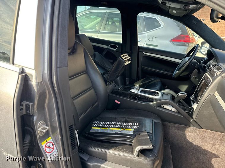 image for item EG8378 2008 Porsche Cayenne SUV