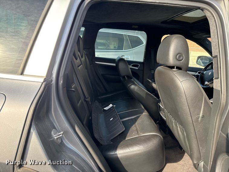 image for item EG8378 2008 Porsche Cayenne SUV