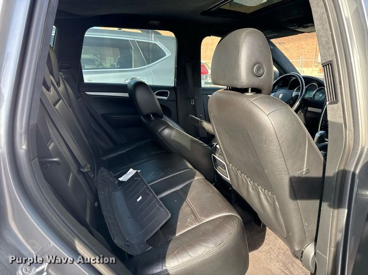 image for item EG8378 2008 Porsche Cayenne SUV