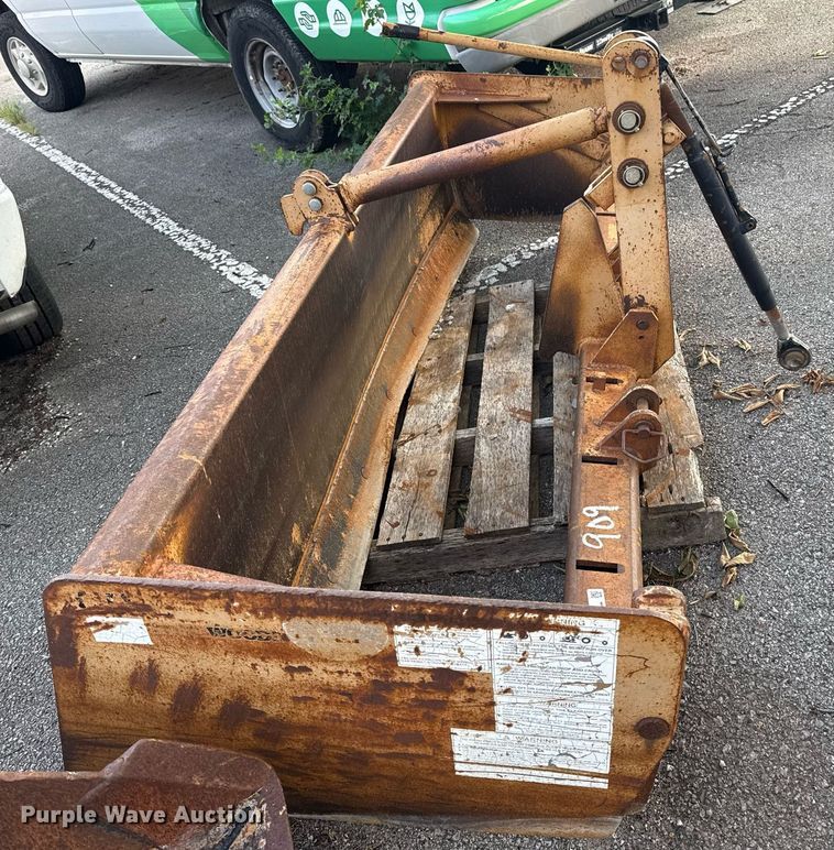 image for item EG8498 Box blade