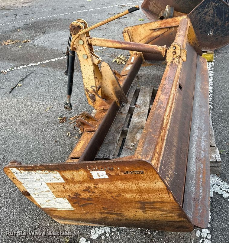 image for item EG8498 Box blade