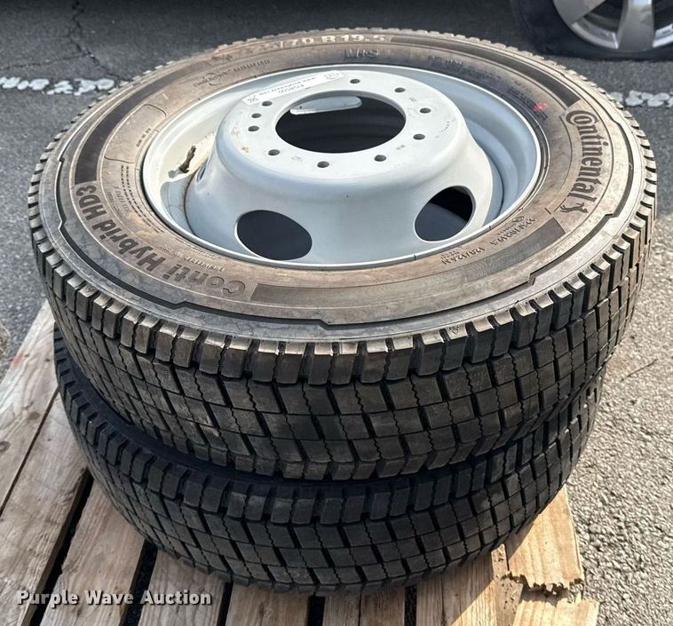 image for item EG8500 (2) Continental 225/70R19.5 tires and wheels