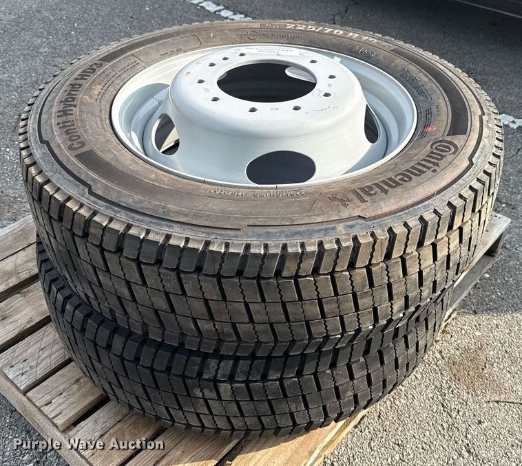 image for item EG8500 (2) Continental 225/70R19.5 tires and wheels