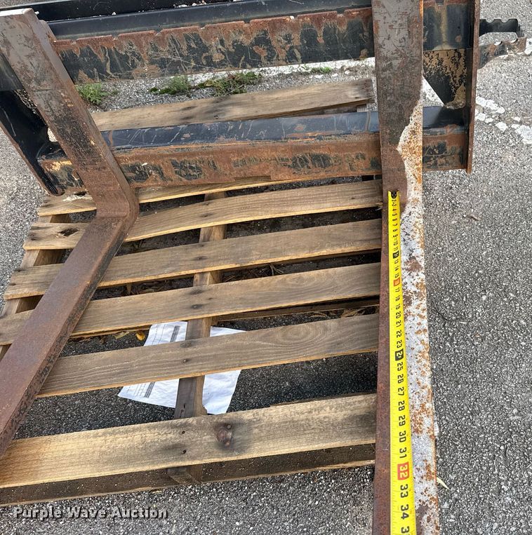 image for item EG8502 John Deere Worksite Pro forks