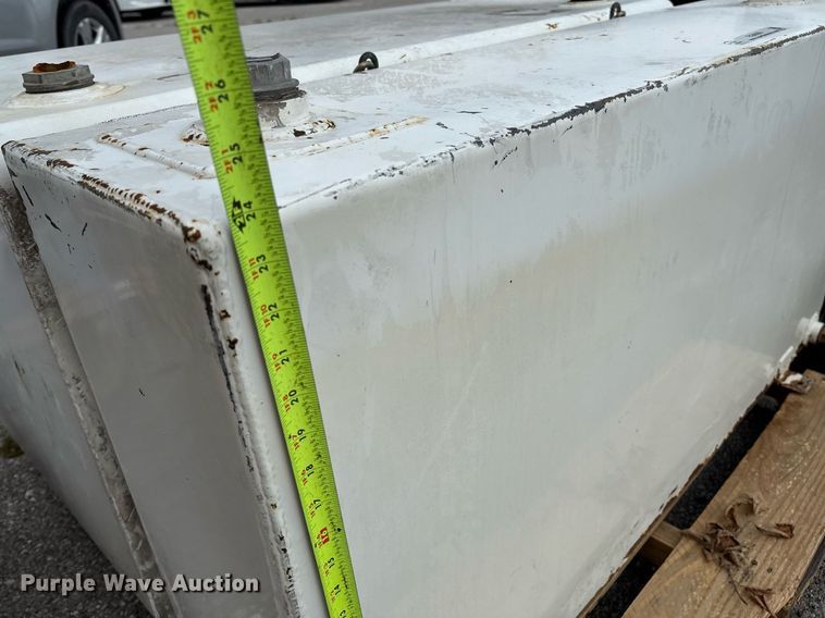 image for item EG8509 (2) auxiliary fuel tanks