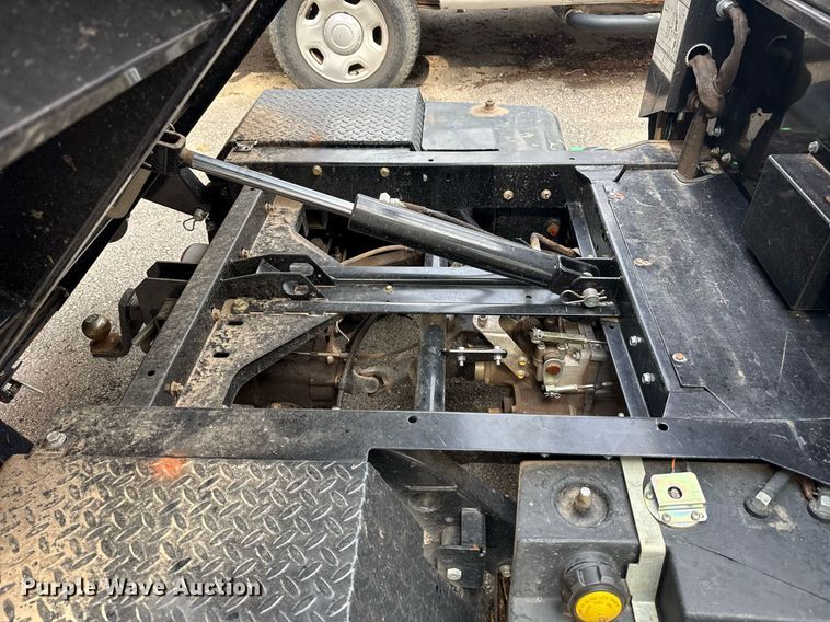 image for item EG8519 2012 Cushman Turf-Truckster utility vehicle