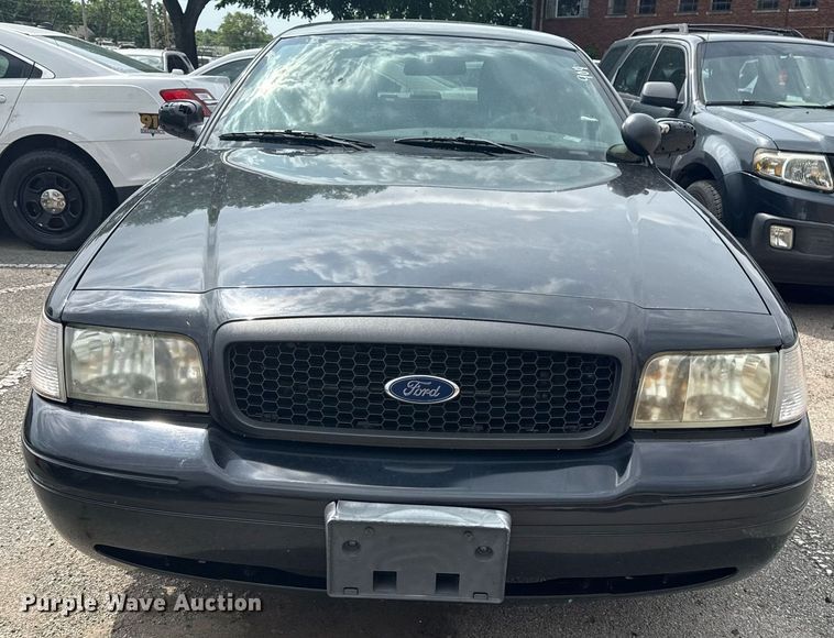 image for item EG8521 2011 Ford Crown Victoria Police Interceptor 