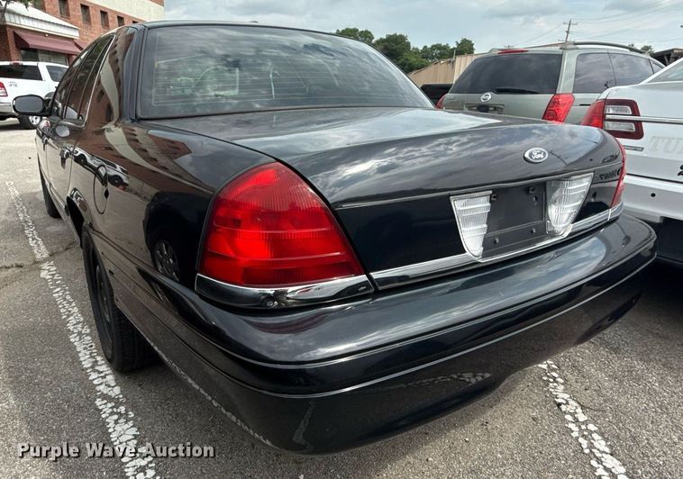 image for item EG8521 2011 Ford Crown Victoria Police Interceptor 