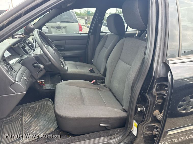 image for item EG8521 2011 Ford Crown Victoria Police Interceptor 