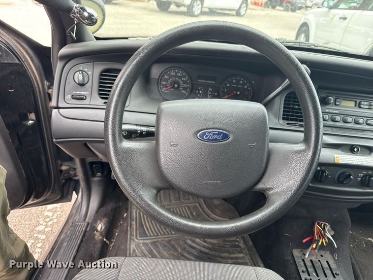 image for item EG8521 2011 Ford Crown Victoria Police Interceptor 