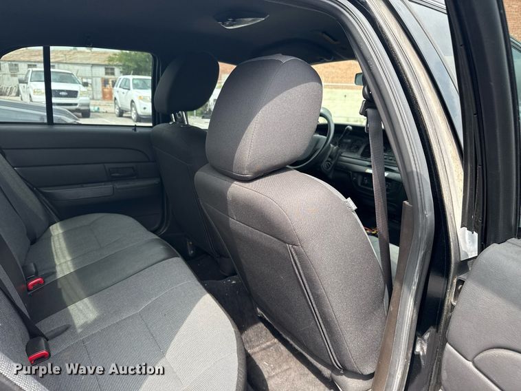 image for item EG8521 2011 Ford Crown Victoria Police Interceptor 